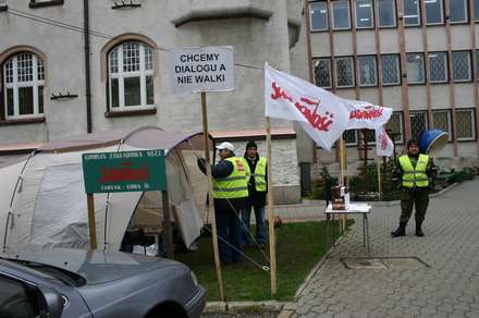 1107_pikieta