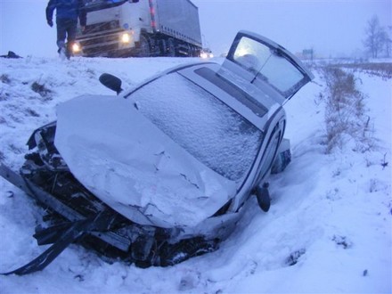 rawicz-przywsie_kolizja_08.01.2010_r._008.jpg