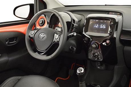 aygo2interitors3.jpg