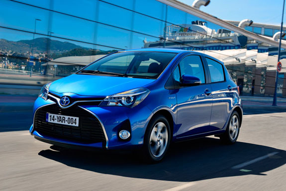 2014_yaris_hybrid_active_09.jpg